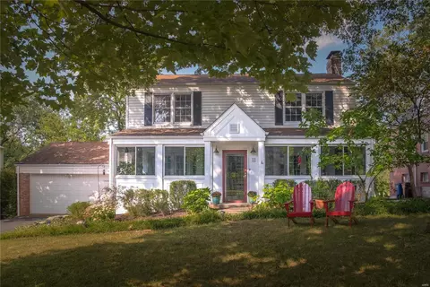 11 Highgate Rd, Olivette, MO 63132