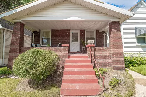6615 Bartmer Ave, Saint Louis, MO 63130