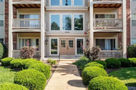5376 N Kenrick Parke Dr #108, Saint Louis, MO 63119