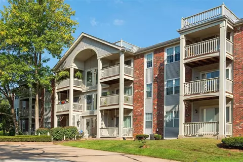 5353 N Kenrick Parke Dr #103, Shrewsbury, MO 63119