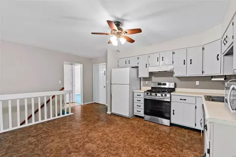 5 Laura Ct, Saint Peters, MO 63376 photo 3