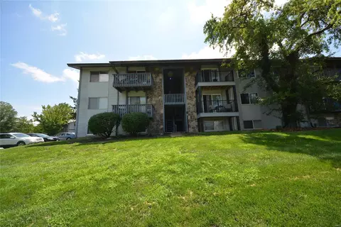 1811 Gascony Parc Dr, Lake Saint Louis, MO 63367