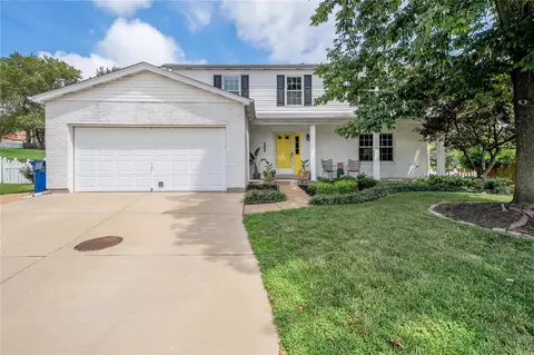 8302 Weber Trail Dr, Saint Louis, MO 63123