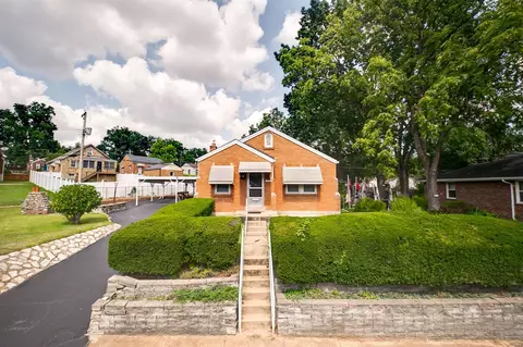 9324 Niles Pl, Saint Louis, MO 63123
