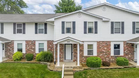 886 Boca Raton Dr, Saint Peters, MO 63376