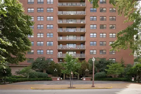 4466 W Pine Blvd #7B, Saint Louis, MO 63108