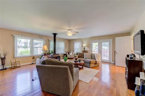 2808 Olde Gloucester Dr, Saint Charles, MO 63301 photo 9
