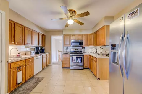 2808 Olde Gloucester Dr, Saint Charles, MO 63301 photo 8