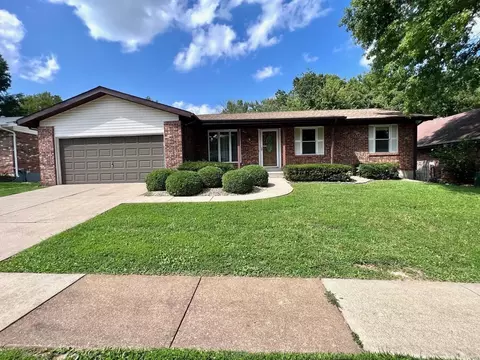 2159 Chatport Rd, Saint Louis, MO 63129