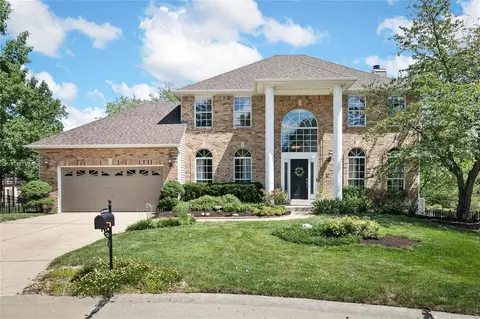 706 Season Heather Ct, Ballwin, MO 63021