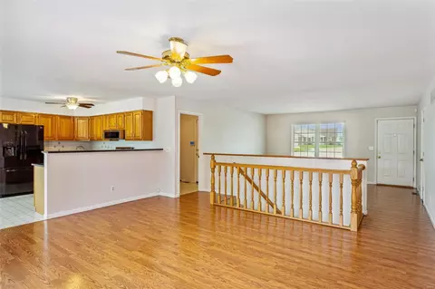 857 Vista Pointe Dr, Spanish Lake, MO 63138