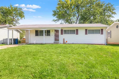 931 Altavia, Hazelwood, MO 63042