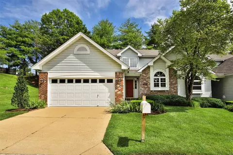 11921 Moorland Woods Cir, Saint Louis, MO 63146