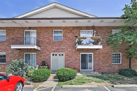 6978 Colonial Woods Dr #53, Saint Louis, MO 63129