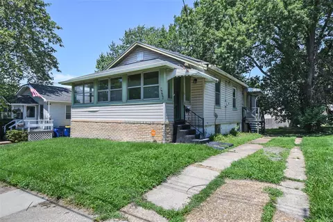 9425 Muriel Ave, Saint Louis, MO 63114
