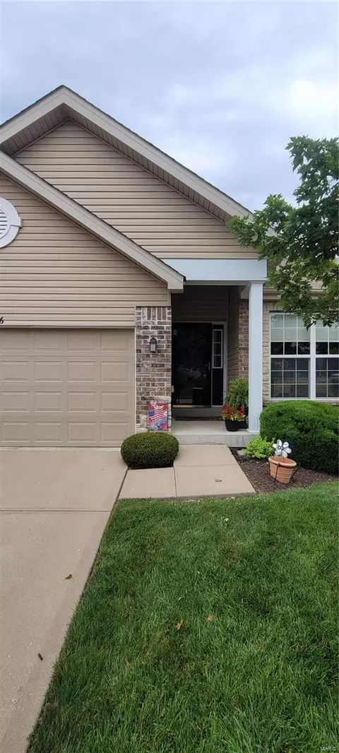 156 Baxter Commons Dr, Manchester, MO 63011