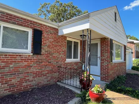 8811 Sheryl Ann Dr, Saint Louis, MO 63126