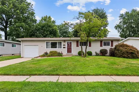 2515 Mockingbird Ln, Florissant, MO 63031