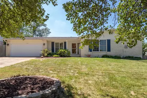 118 Timka Dr, Ballwin, MO 63011