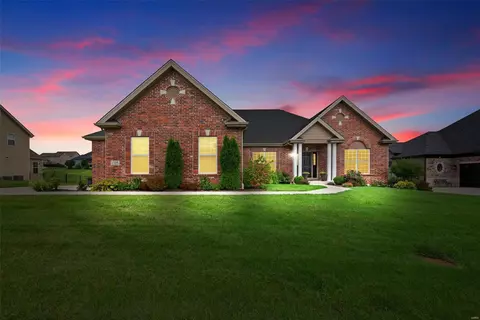 1105 Wilmas Valley Ct, Chesterfield, MO 63005