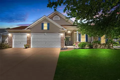 1 Dandridge Ct, Saint Peters, MO 63376