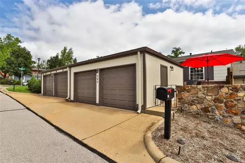 984 Conestoga Dr, Manchester, MO 63021