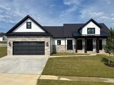 201 Copper Stone Ct, Wentzville, MO 63385