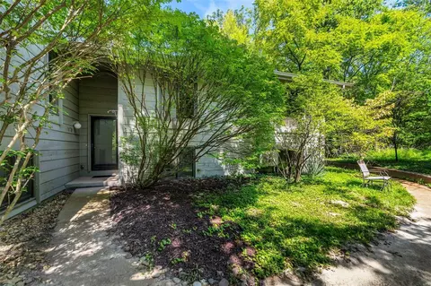 1576 Autumn Leaf Dr, Ballwin, MO 63021