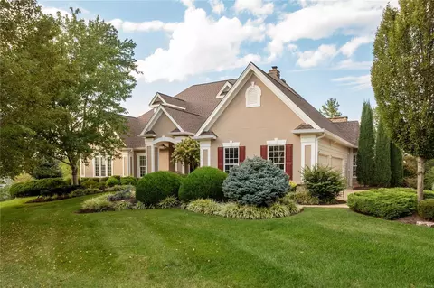 17417 Country Lake Estates Rdg, Chesterfield, MO 63005