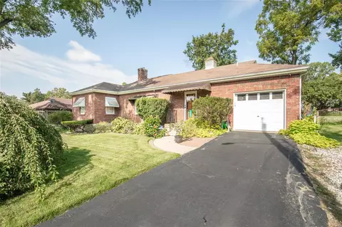 7247 Henderson Ave, Saint Louis, MO 63121