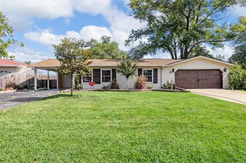 5 Mound Dr, Saint Peters, MO 63376