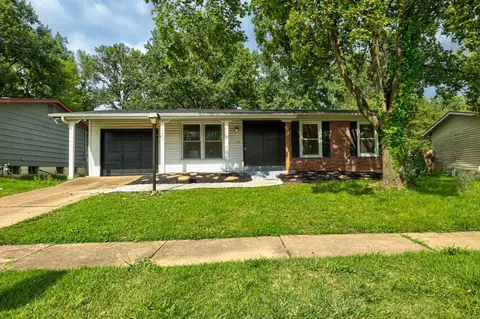 11642 Las Ladera Dr, Florissant, MO 63033