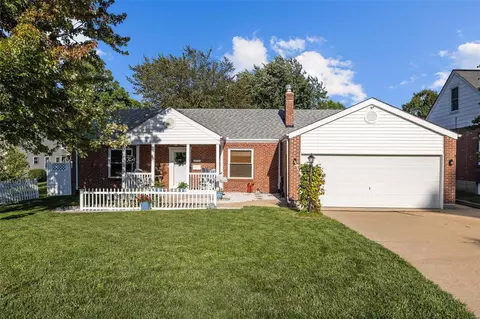 8711 Keystone Dr, Saint Louis, MO 63144