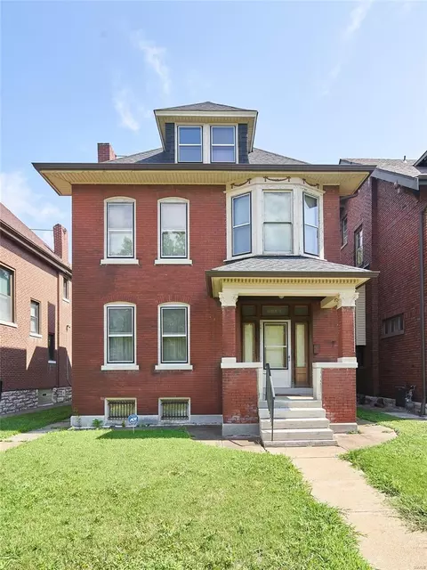 4554 Holly Ave, Saint Louis, MO 63115