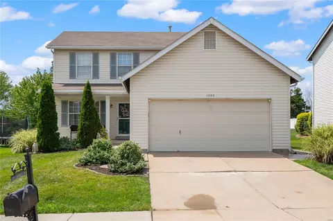 1955 Briarfield Dr, O'fallon, MO 63367