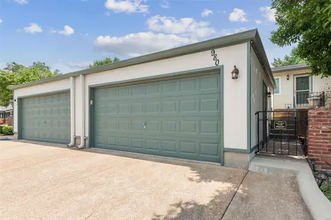 980 Claygate Ct, Manchester, MO 63021