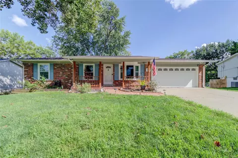 3710 Nottingham Dr, Saint Charles, MO 63303