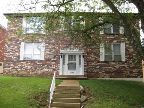 10384 Parkman Dr, Saint Louis, MO 63123