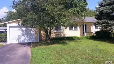 10 Orchard Hills Dr, Saint Peters, MO 63376