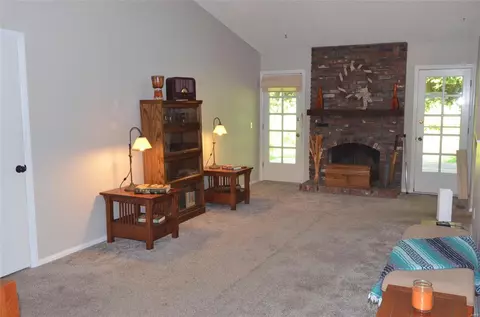 1018 Treetop Trl, Manchester, MO 63021 photo 3