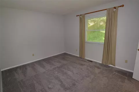 1018 Treetop Trl, Manchester, MO 63021 photo 17
