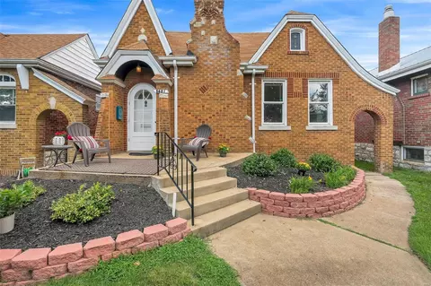 5621 Rhodes Ave, Saint Louis, MO 63109
