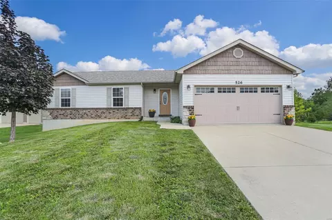 526 Prairie Creek Ct, Wentzville, MO 63385