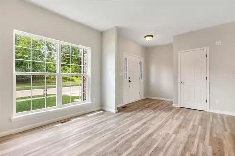 5072 Eagle Wing Ct, Eureka, MO 63025 photo 4
