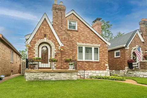 5312 Pernod Ave, Saint Louis, MO 63139