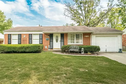 7242 Gerardini Dr, Hazelwood, MO 63042