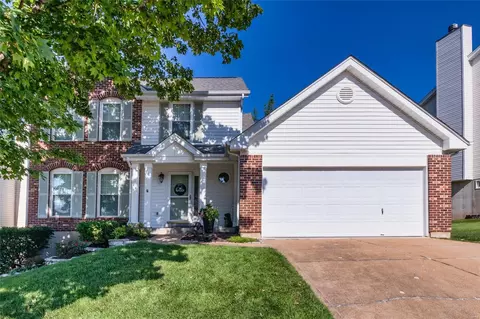 654 Summer Top Cir, Fenton, MO 63026