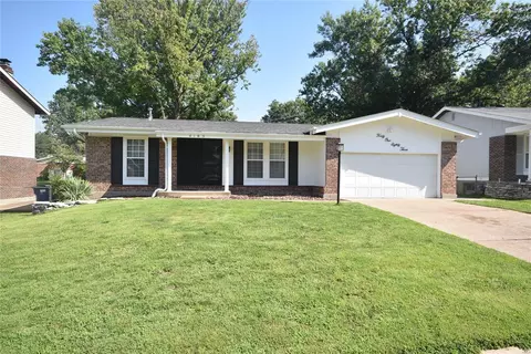 4183 Miletus Dr, Florissant, MO 63033