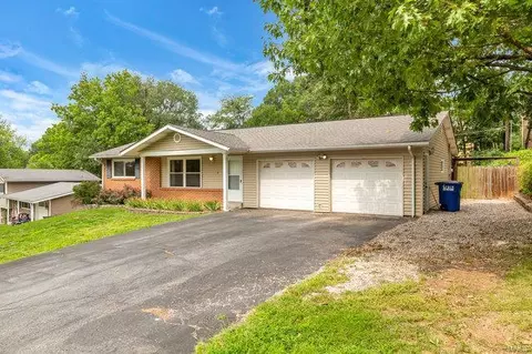 9 Colgate Cir, O'fallon, MO 63366 photo 2