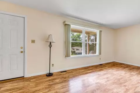 9 Colgate Cir, O'fallon, MO 63366 photo 5